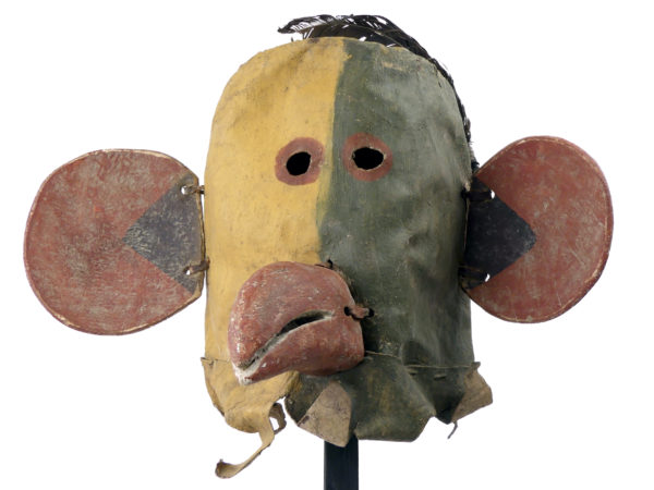 Masque heaume amérindien vert et jaune Kachina Hopi (détail face)