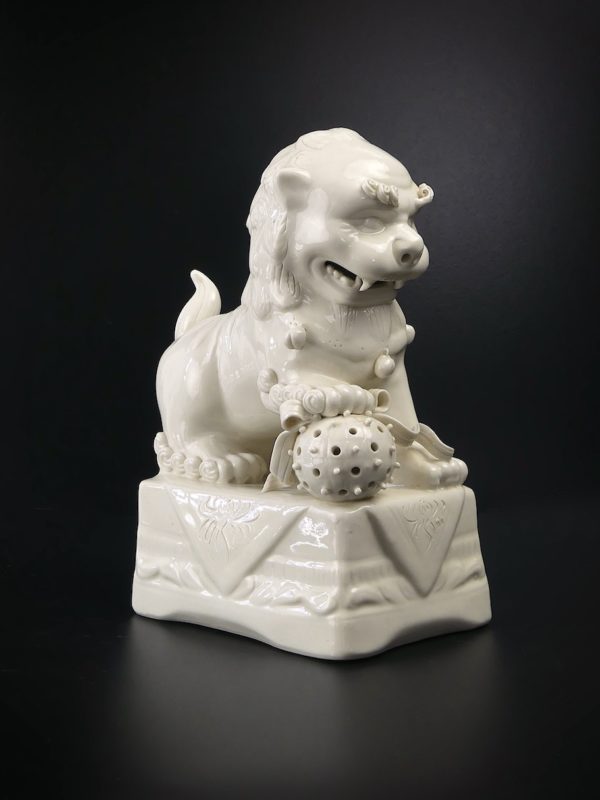 Chien de Fo mâle en porcelaine chinoise (3/4)