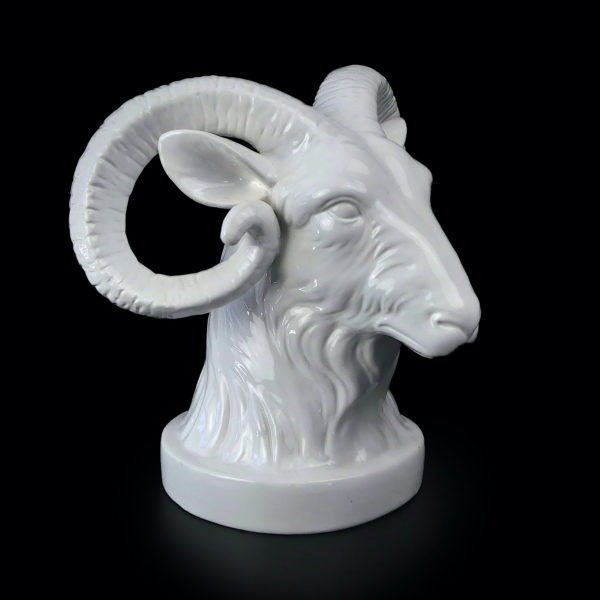 Tête de Bouc en porcelaine blanche (3/4)