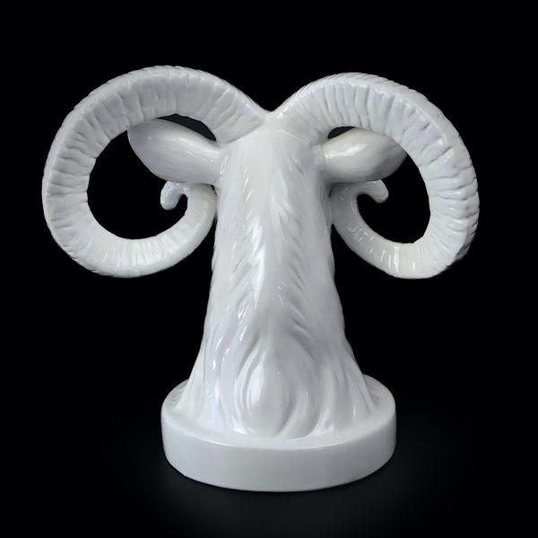 Tête de Bouc en porcelaine blanche (dos)