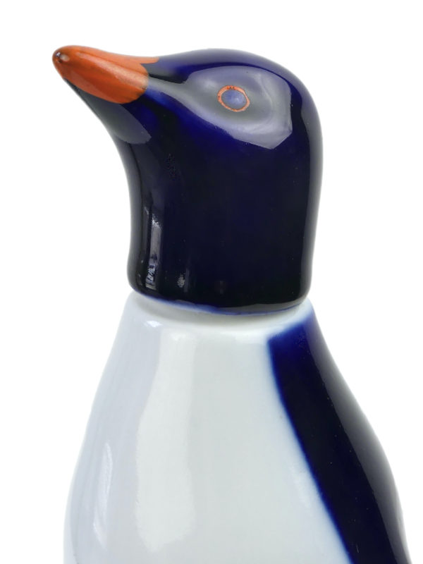 Bouteille pingouin en porcelaine Lomonosov 1960 (détail)