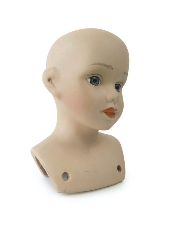 3 têtes de poupée en porcelaine biscuit mi-XXe (tête 2)