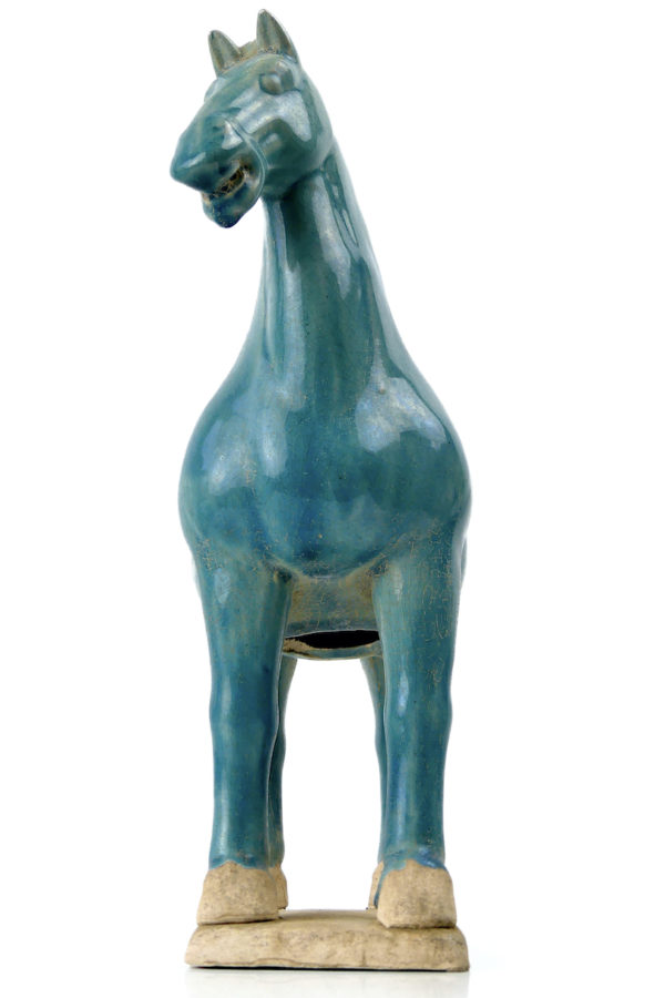Cheval Tang bleu en terre cuite émaillée chinoise (face)