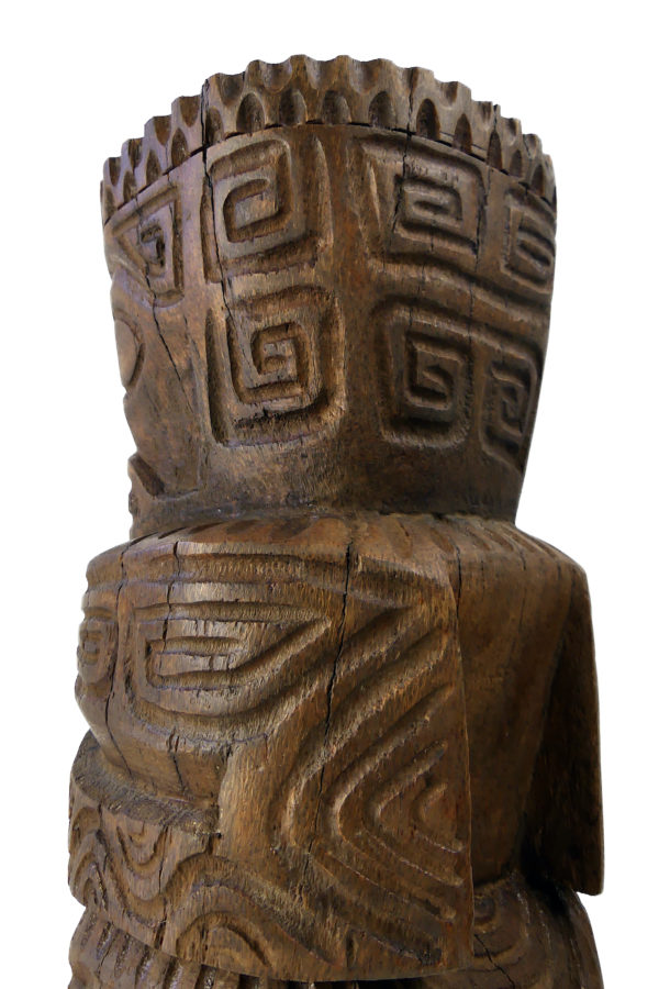 Grand Tiki massif couronné ancien et lourd en bois de cocotier (détail 3/4)
