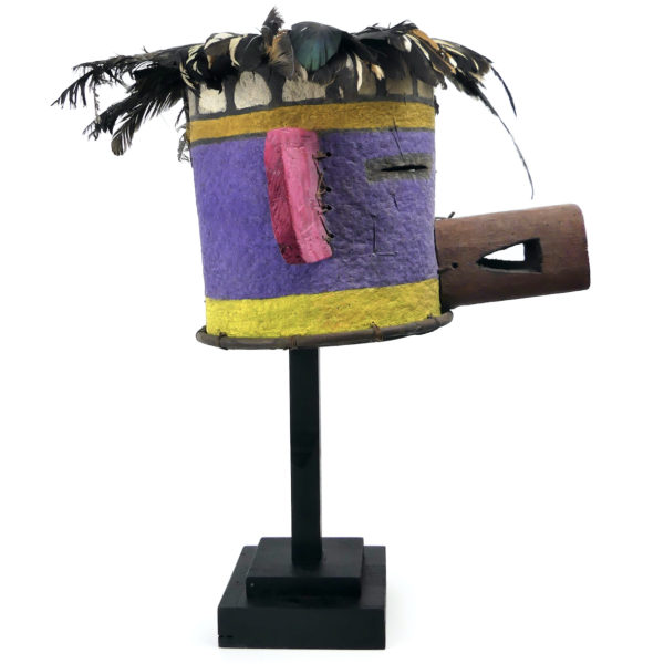 Grand masque heaume rose et violet Kachina Hopi (profil)