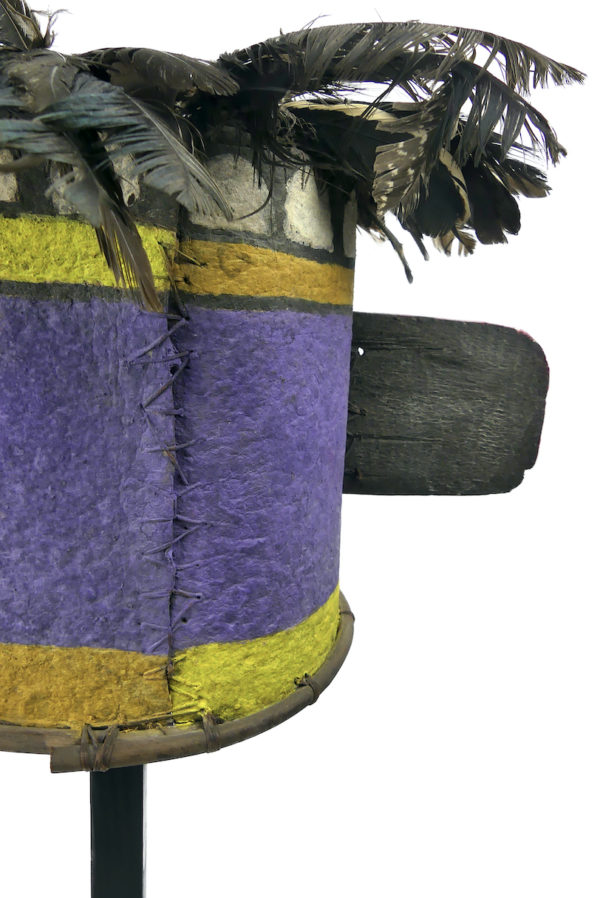 Grand masque heaume rose et violet Kachina Hopi (détail dos)