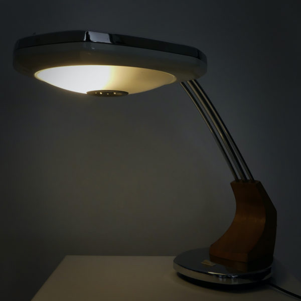 Lampe Falux Fase 70s Design espagnol (allumée 3/4)