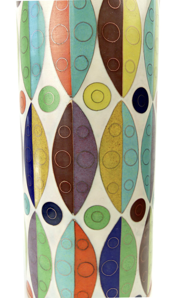 Pot à thé cloisonné blanc et multicolore Fabienne Jouvin (détail)