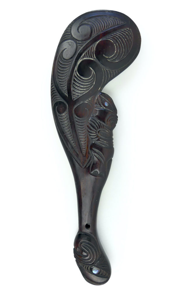 Massue Wahaika maorie en bois et ormeau Nouvelle-Zélande (face)