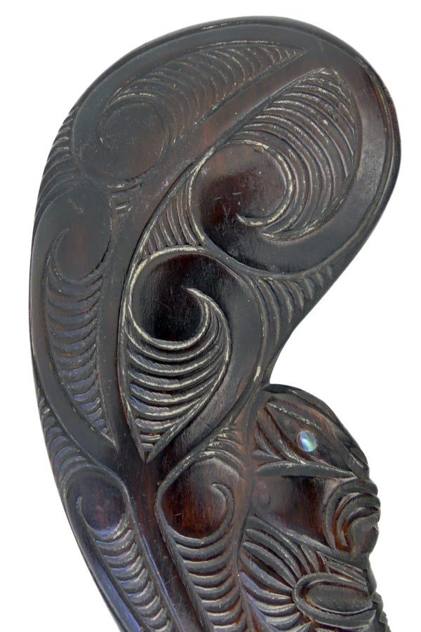 Massue Wahaika maorie en bois et ormeau Nouvelle-Zélande (détail)