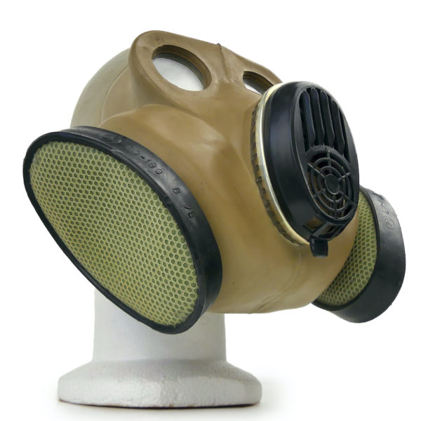 Masque à gaz filtrant biochimique soviétique PBF 1982   (dessous 3/4)
