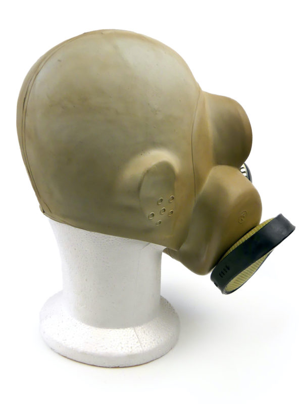 Masque à gaz filtrant biochimique soviétique PBF 1982   (3/4 dos)