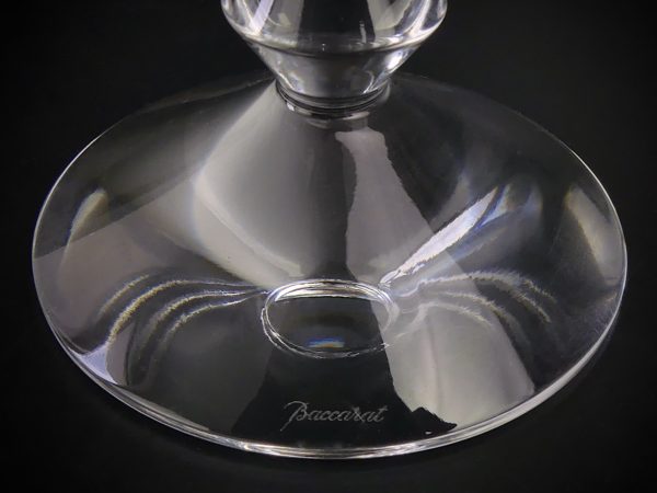 Œuf d’autruche sauvage sur coupe en cristal de Baccarat (détail)