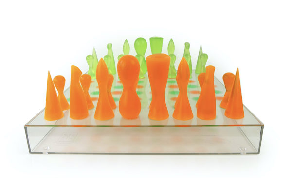 Jeu d'échecs design Karim Rashid orange et vert 2001 (profil)