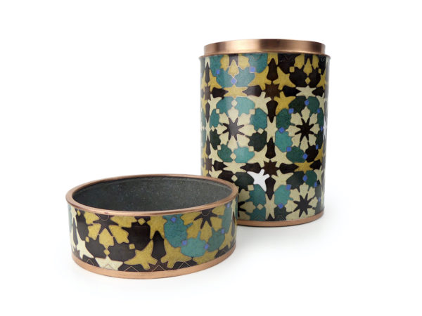 Boîte ronde Perse en cloisonné émail sur cuivre Fabienne Jouvin (ouverte)