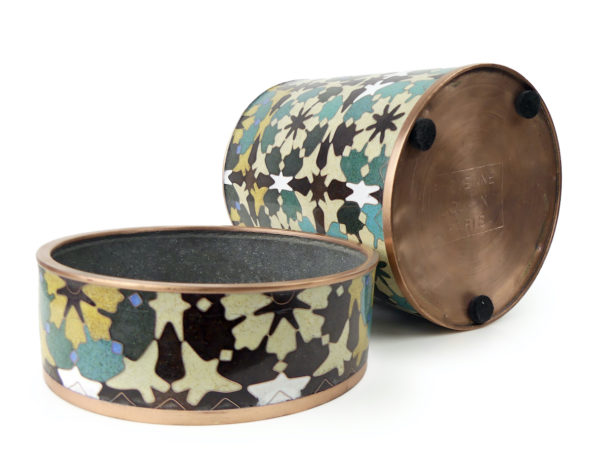 Boîte ronde Perse en cloisonné émail sur cuivre Fabienne Jouvin (dessous)