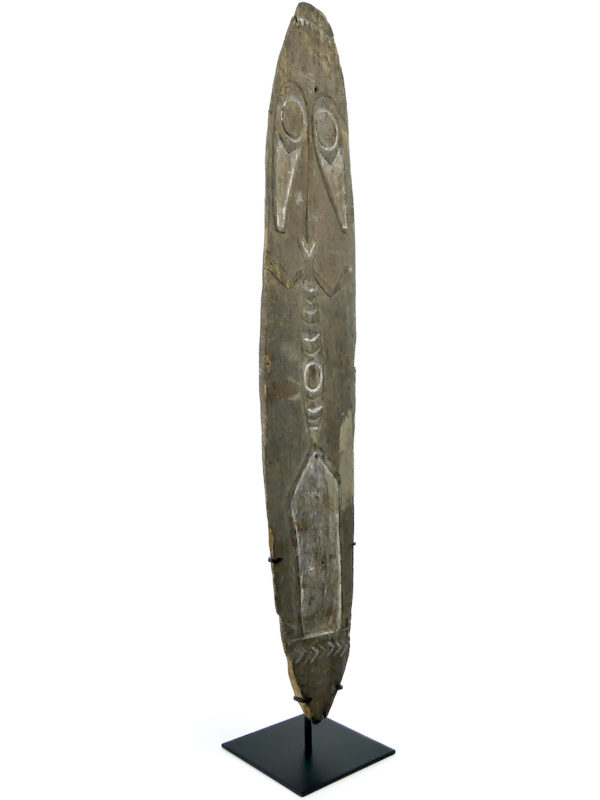 Planche votive gope kwoi ancienne en bois sur socle (3/4)