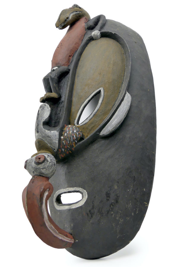 Masque chimérique Papou en bois sculpté polychrome (3/4)
