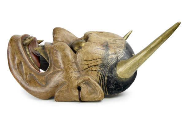 Masque Hannya rare et prestigieux en bois léger (profil)