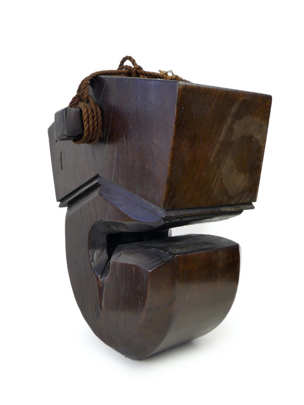 Jizai kagi porte-bouilloire Daikoku japonais Meiji en bois de keyaki (3/4)