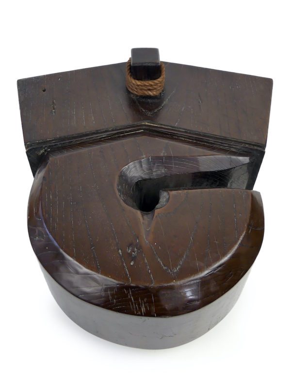 Jizai kagi porte-bouilloire Daikoku japonais Meiji en bois de keyaki (dessous 3/4)