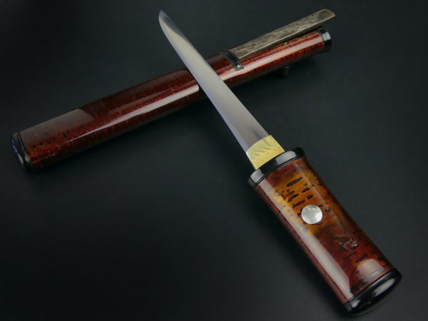 Aiguchi laqué rouge avec kozuka Tantō de samouraï Période Muromachi (lame)
