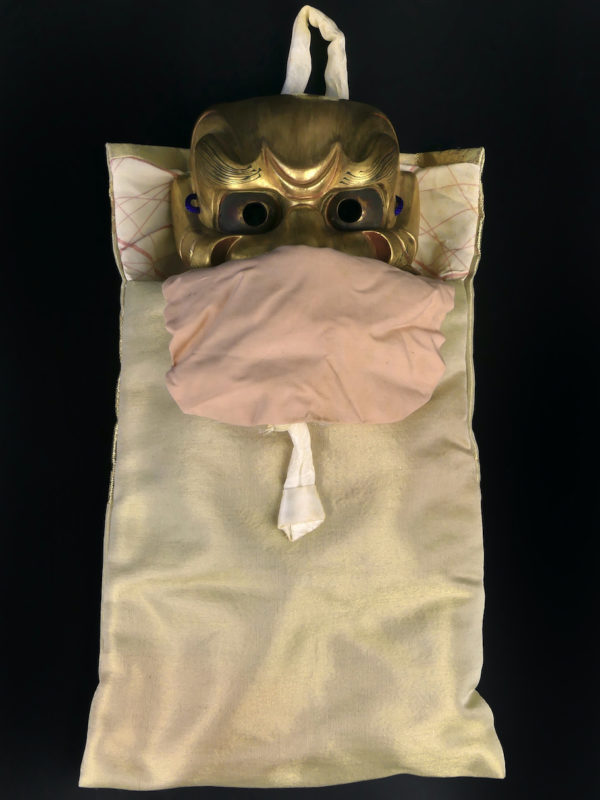 Masque doré Shishiguchi Gueule de lion du théâtre nô Ère Shōwa (sac)