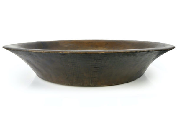 Grand plat monoxyle traditionnel congolais ancien en bois ciselé (profil)