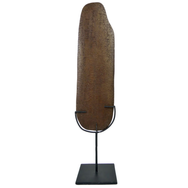 Rongorongo Rapa Nui plaquette en bois ciselé soclé Île de Pâques
(face)