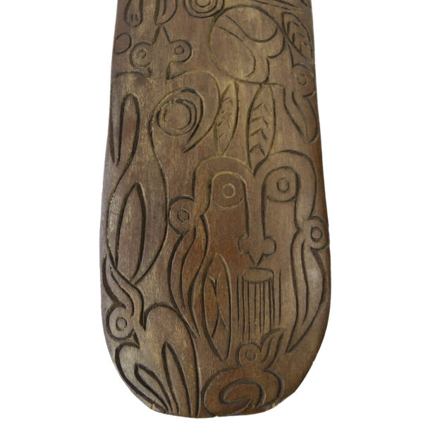 Rongorongo Rapa Nui plaquette en bois ciselé soclé Île de Pâques
(détail)