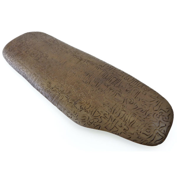 Rongorongo Rapa Nui plaquette en bois ciselé soclé Île de Pâques
(3/4)