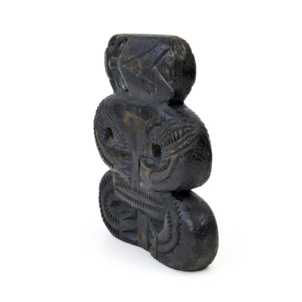 Teko Teko Maori plat sculpté en bois brun foncé et ormeaux (3/4)