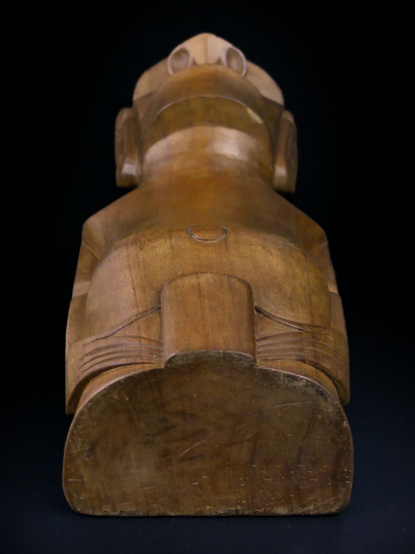 Grand Moaï Rapa Nui Île de Pâques en bois précieux ciselé (dessous)