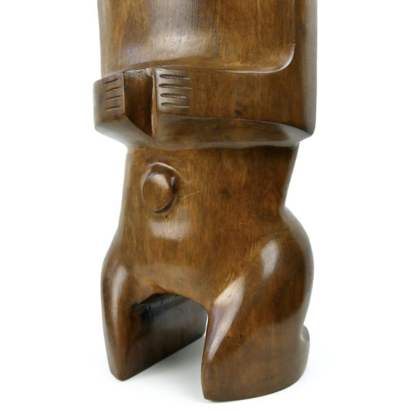 Grand Tiki marquisien massif et singulier en bois de rose d’Océanie (détail)