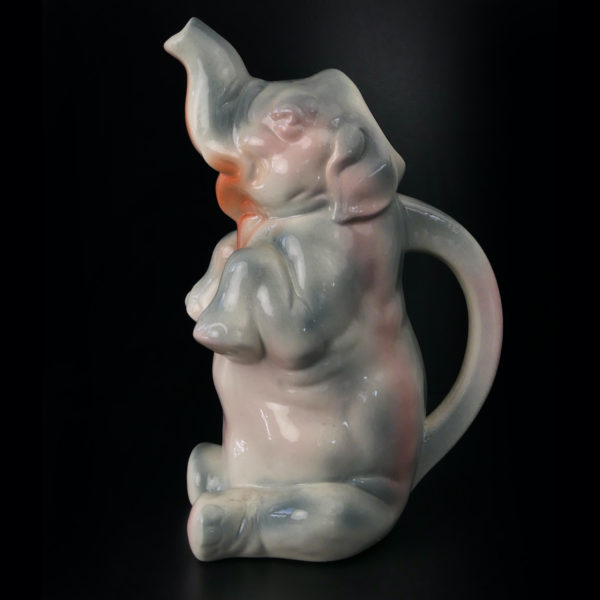 Pichet éléphant en céramique barbotine St-Clément (profil)