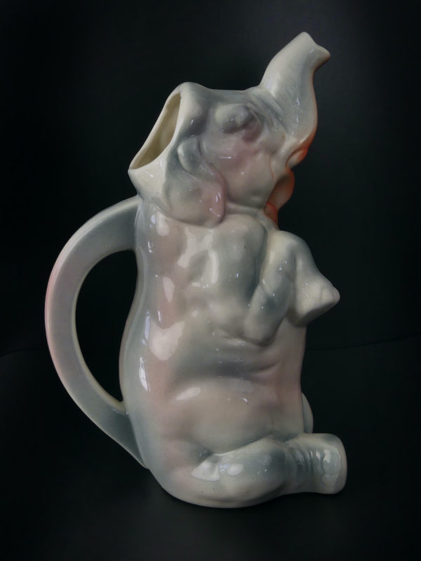 Pichet éléphant en céramique barbotine St-Clément (profil)