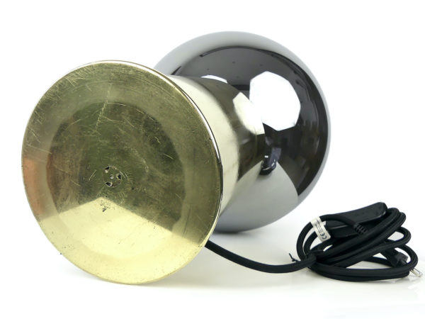 Grande lampe globe géant à LED design sur douille d'obus WW1 (dessous)