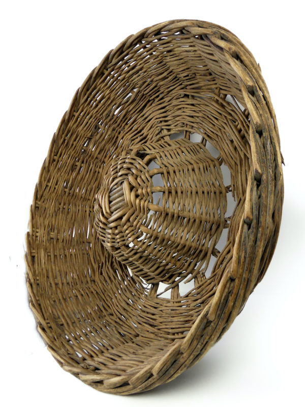 Grand banneton couronne ancien en osier pour la boulangerie (3/4)