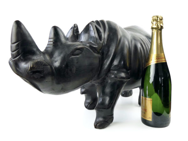 Grand rhinocéros massif monoxyle en bois dur Sculpture animalière africaine (proportion)