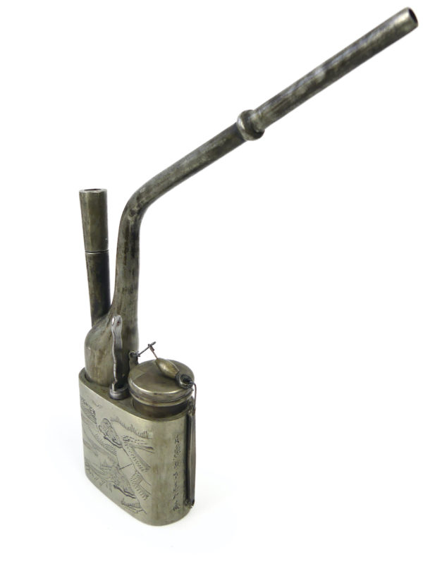 Pipe à eau chinoise ancienne en métal ciselé Chine 1900 (3/4)