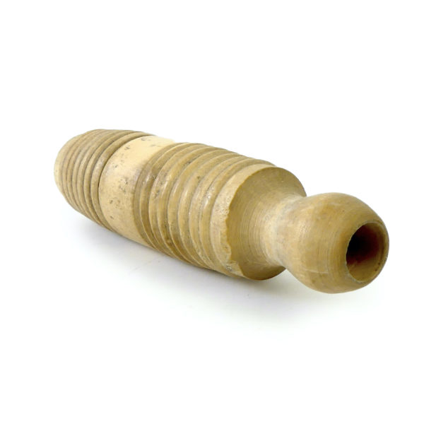 Lot de 9 appeaux manuels artisanaux imitant des chants d’oiseaux (détail)