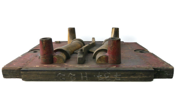 Moule de fonderie industriel en bois ancien Dechaumont France (profil)