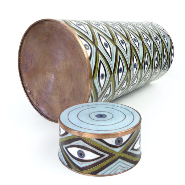 Pot à thé Yeux bleus et vert cloisonné Fabienne Jouvin (dessous 3/4)