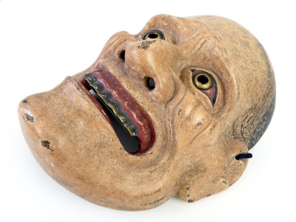 Masque de Yamanba vieille femme solitaire démon théâtre nô (dessous 3/4)