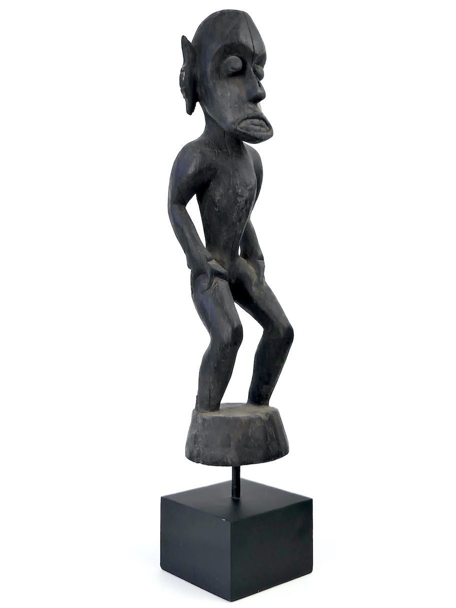 Modang Statue Modang Dayak de Bornéo en bois lourd sur socle - OVIRY