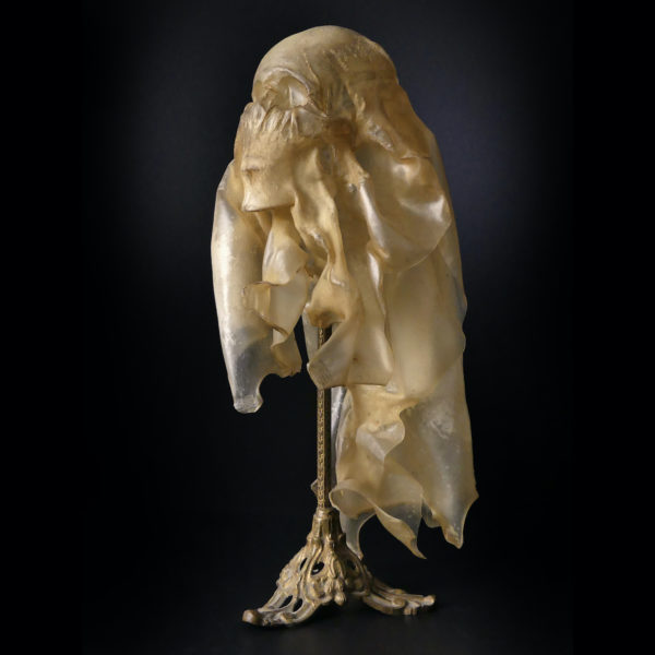 Fantôme en parchemin moulé sur crâne signé Michel Haillard (3/4)