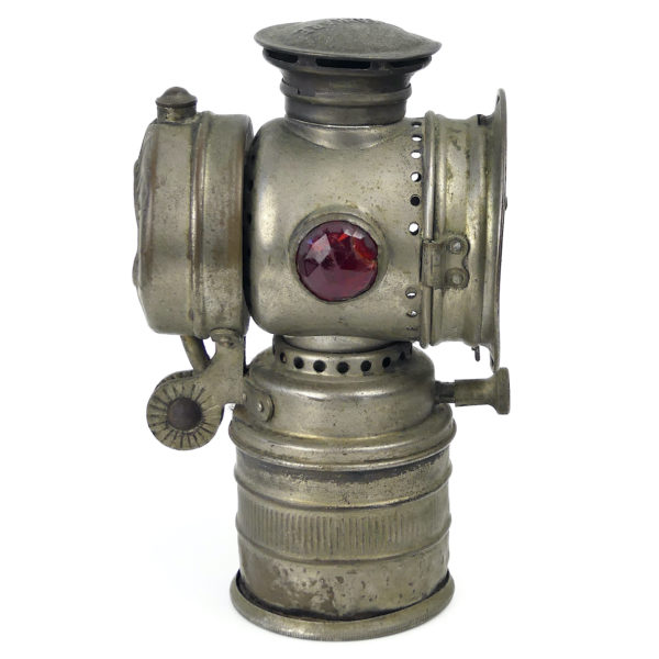 Lampe à carbure acétylène ancienne de la marque française VITAPHARE (profil)