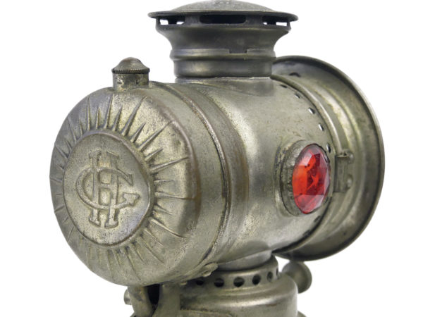 Lampe à carbure acétylène ancienne de la marque française VITAPHARE (détail dos)