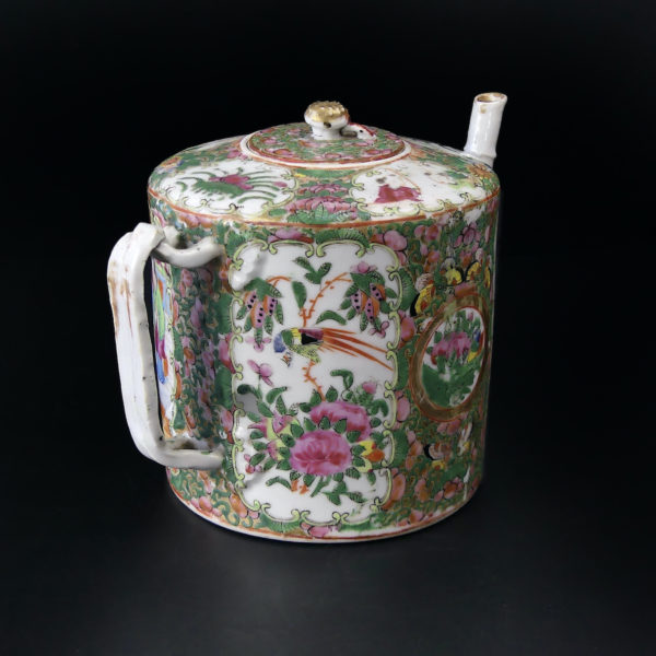 Théière en porcelaine de Canton Famile rose Chine XIXe (3/4 dos)