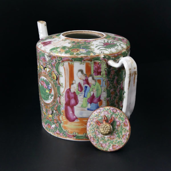Théière en porcelaine de Canton Famile rose Chine XIXe (3/4 dos)
